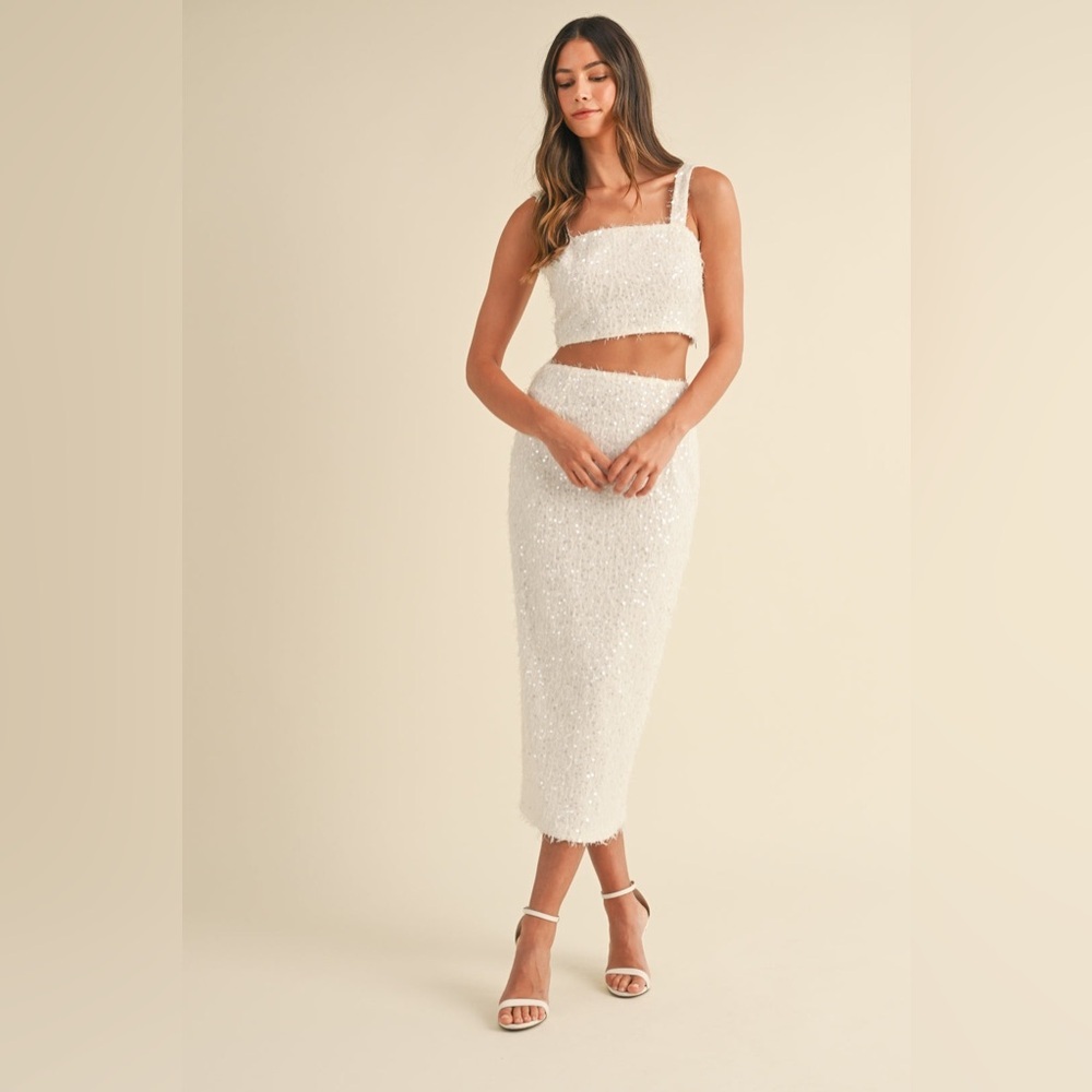 NWT Mable Feather Sequin Bridal Set